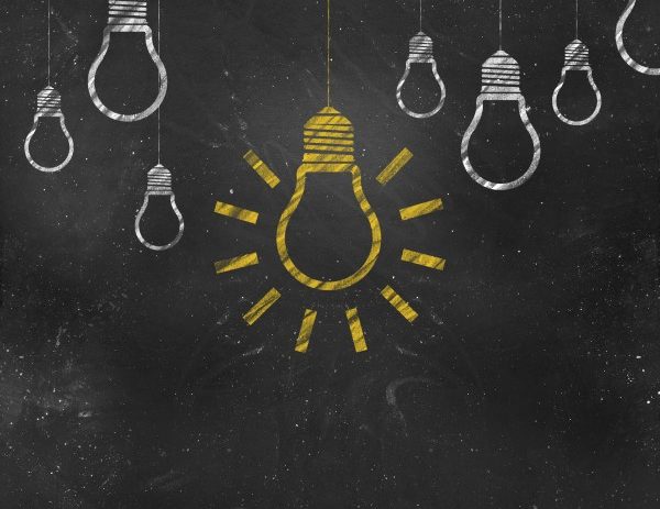  Yellow-Light-Bulb-among-Field-of-White-Bulbs1-600x600 